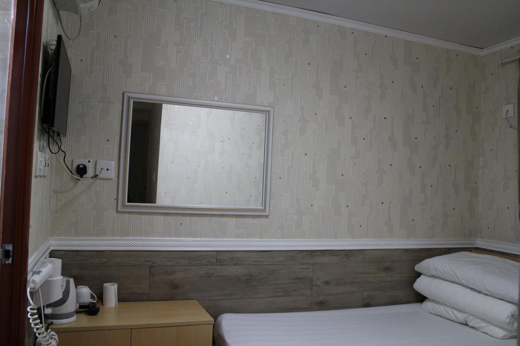 Orchid Inn Hong Kong Exterior photo